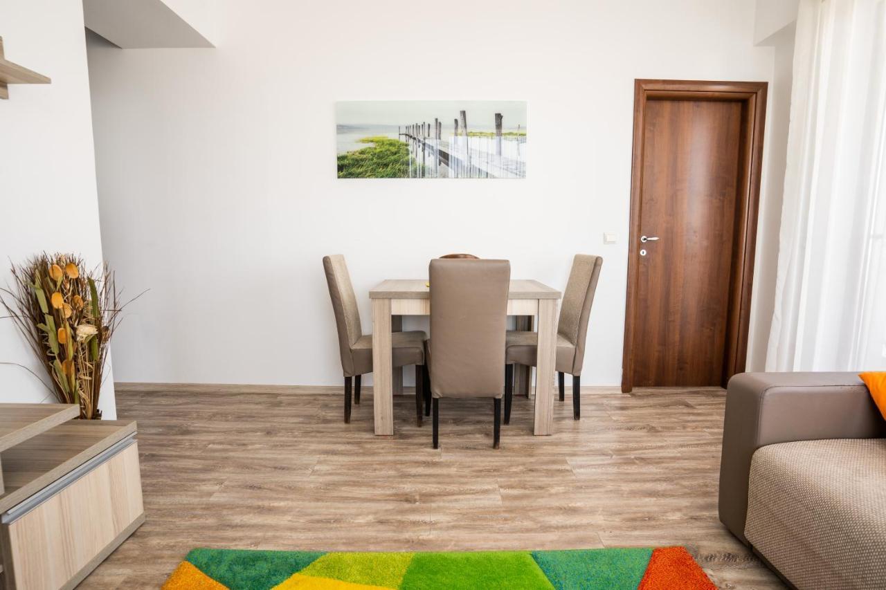 Summerland Sea-View Luxury Apartment Mamaia Eksteriør billede